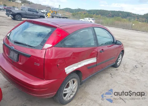 2000 Ford Focus Zx3 из США, поврежденный, VIN 3FAHP3137YR198361
